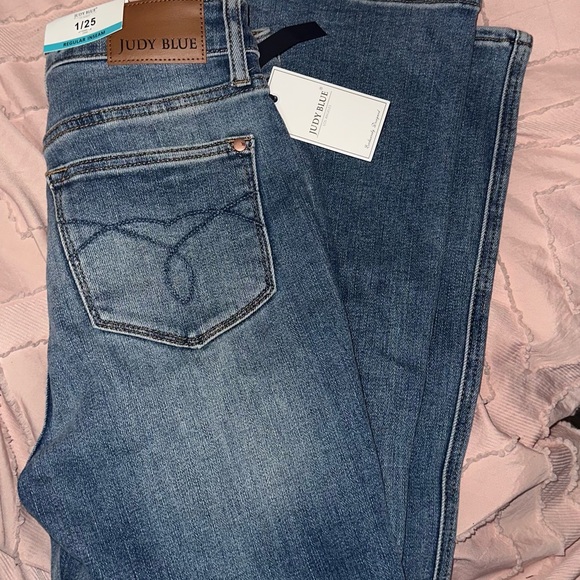 Judy Blue Jeans - Picture 1 of 4